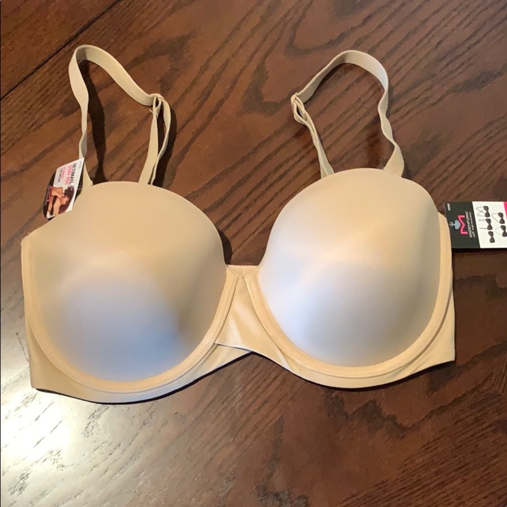 A never worn strapless bra with tags on it.